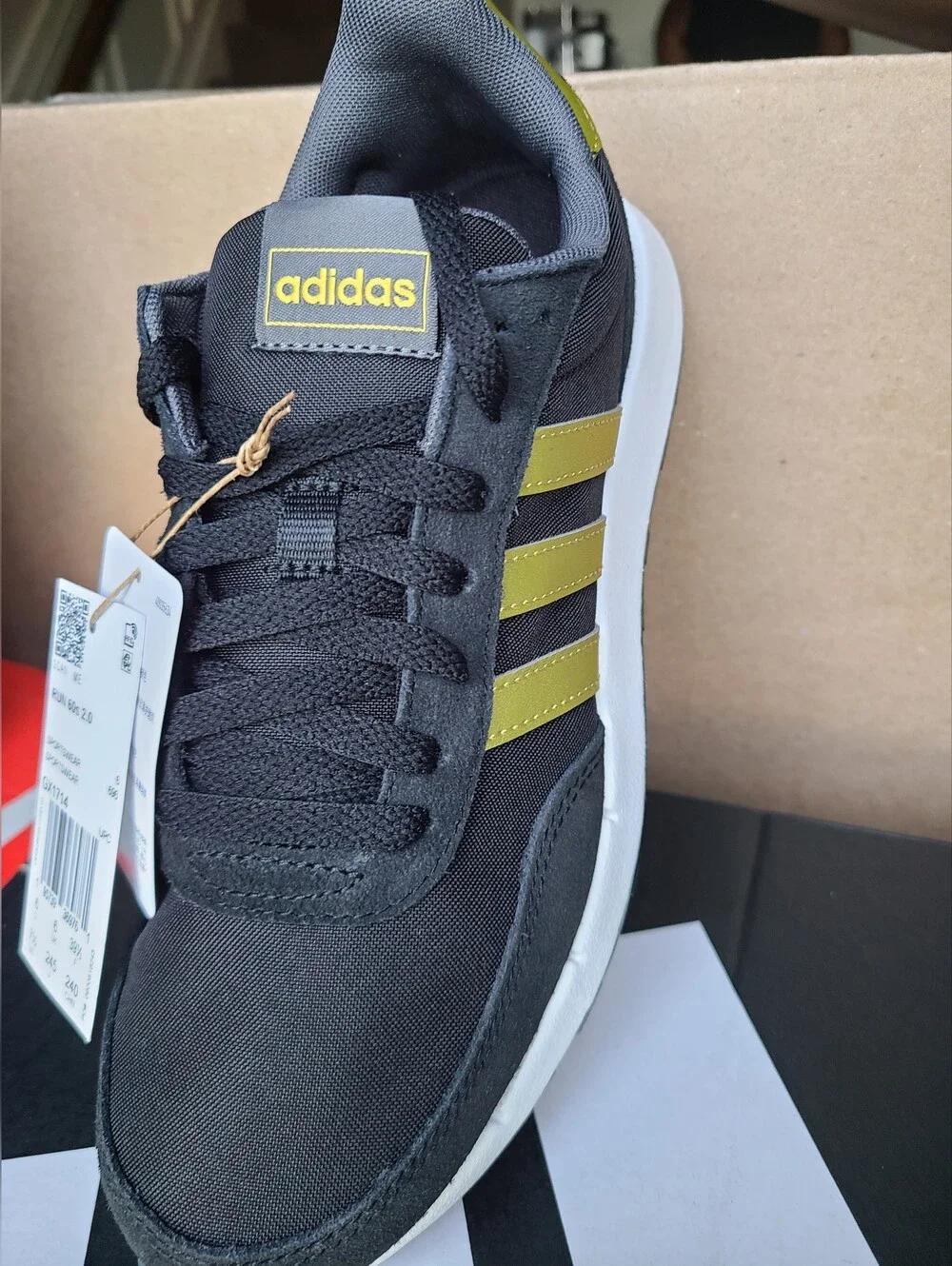 Adidas Run 60s 2.0 Women’s Size 7.5 Black Gold new with box